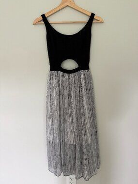 Abercrombie & Fitch midi dress with cut-out detail black, white size small